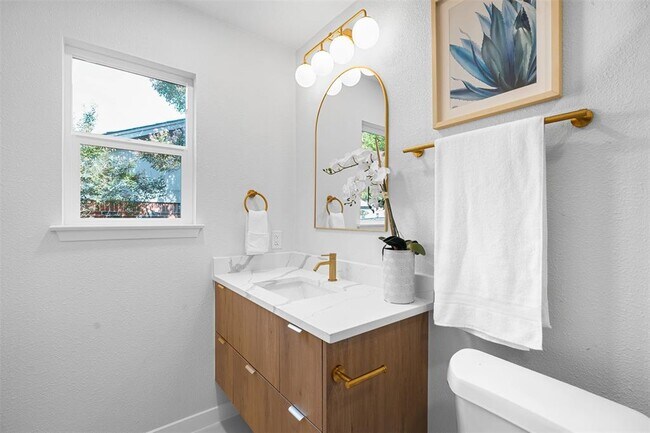 Building Photo - 4605 Beaver Creek Dr