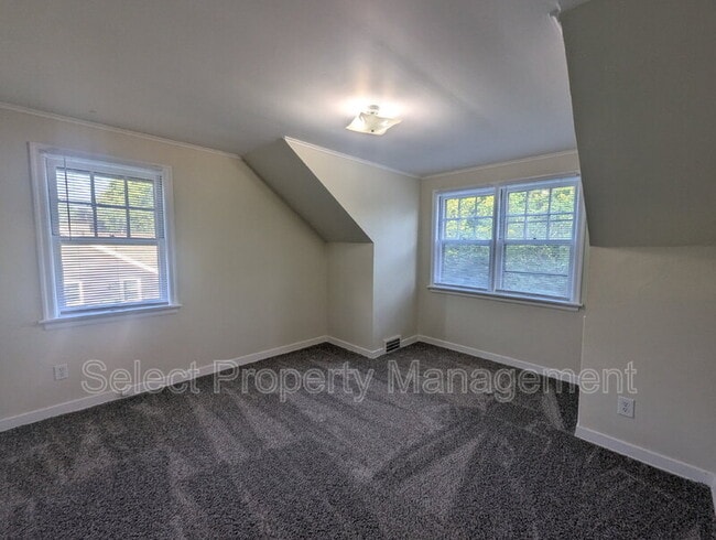 Building Photo - 1226 Elmwood Ave