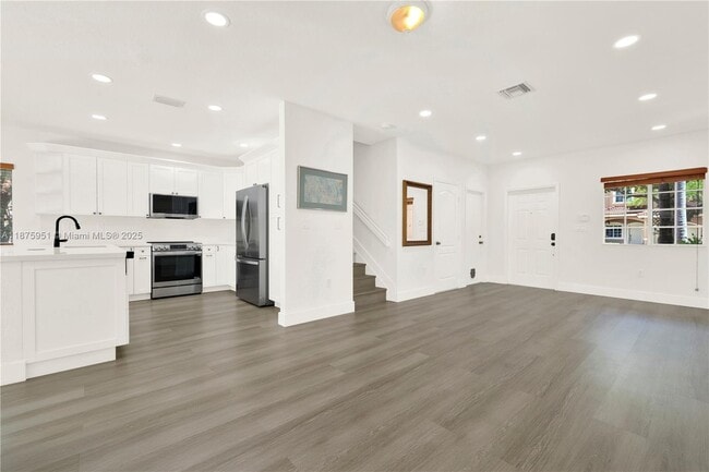 Building Photo - 21422 SW 85th Psge