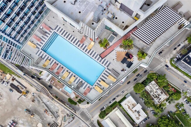 Building Photo - 1300 S Miami Ave