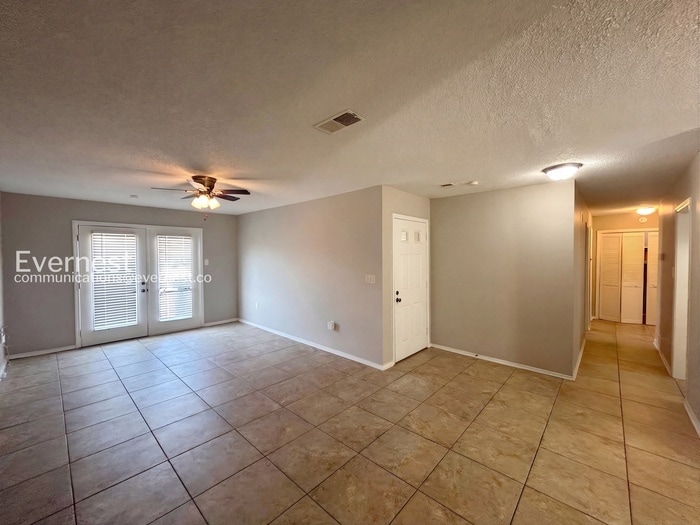 Building Photo - 6585 Fairwood Cove