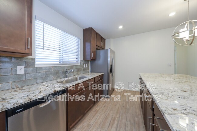 Building Photo - 4639 S Brandywine Dr