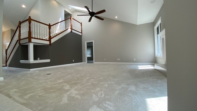 Building Photo - 5665 Stone Lake Dr