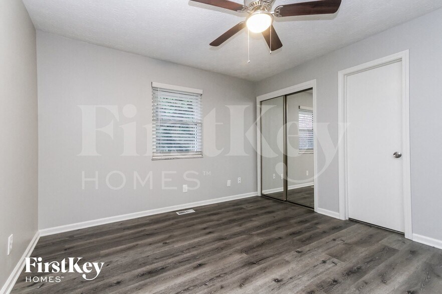 Building Photo - 10431 Lawnhaven Dr