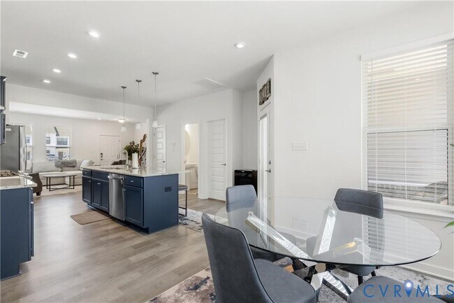 Building Photo - 12221 Dutch Elm Cir