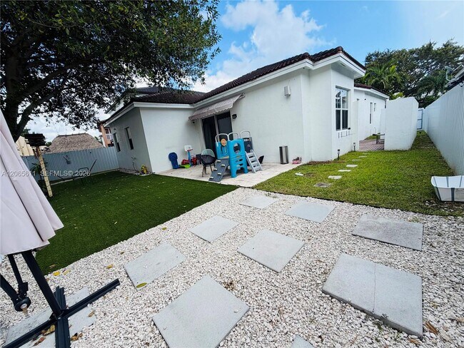 Building Photo - 18162 NW 91st Ct