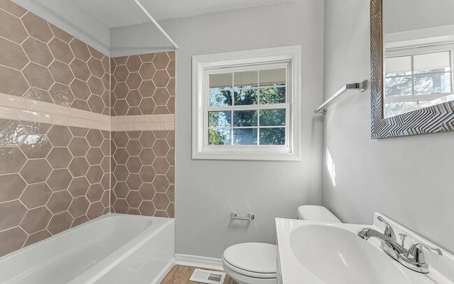 Building Photo - Coming soon, Section 8 Welcome!!! "Ranch style 3-Bed, 2-Bath Gem with 1,344 Sq Ft in Huntsville's...