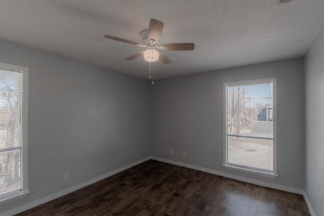 Building Photo - 100 Uhland Rd