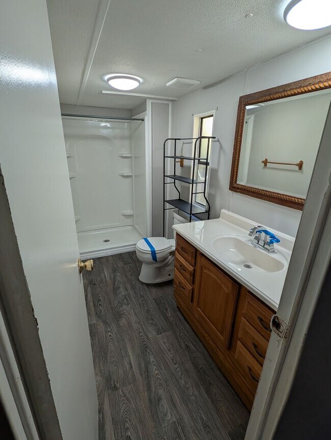 Building Photo - Lovely Home is Quiet Southwest Jacksonville Neighborhood