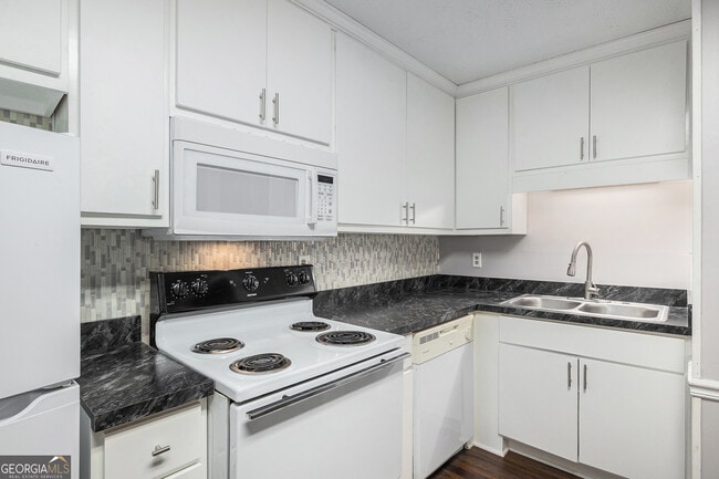 Building Photo - 147 Park Ridge Ct