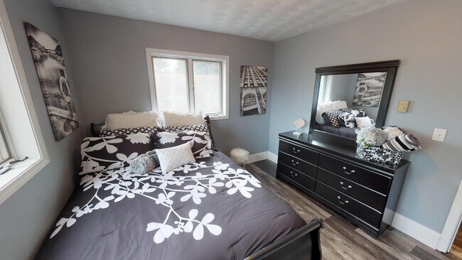 Building Photo - 325 Westbrook Dr