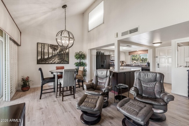 Building Photo - 7424 N Vía Camello Del Norte