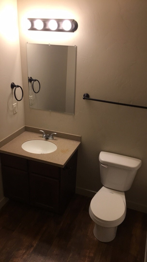 Building Photo - Beautiful 2 Story Townhome in Vineyard w/ ...