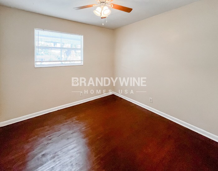 Building Photo - 930 Jorick Ct W