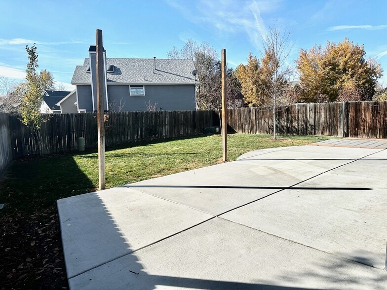 Building Photo - 1364 W 134th Dr