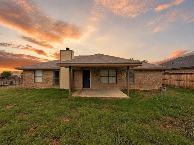 Building Photo - AVAILABLE MID MAY; APPLY TODAY ON OUR WEBSITE!!!