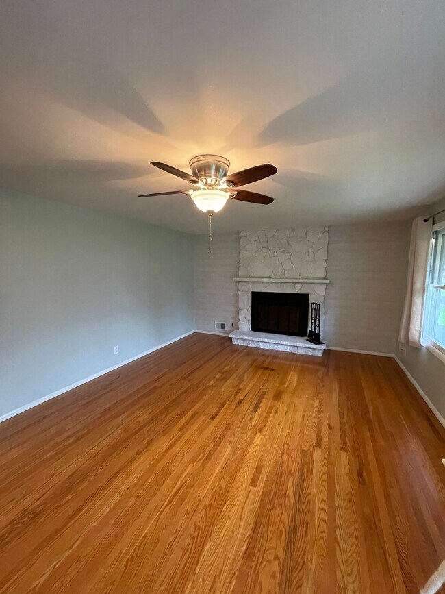 Building Photo - 76 Marble Dr