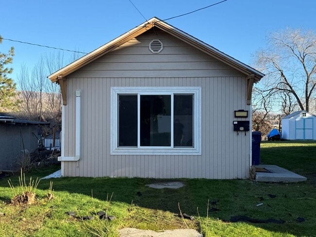 Building Photo - Now renting 1 bedroom House