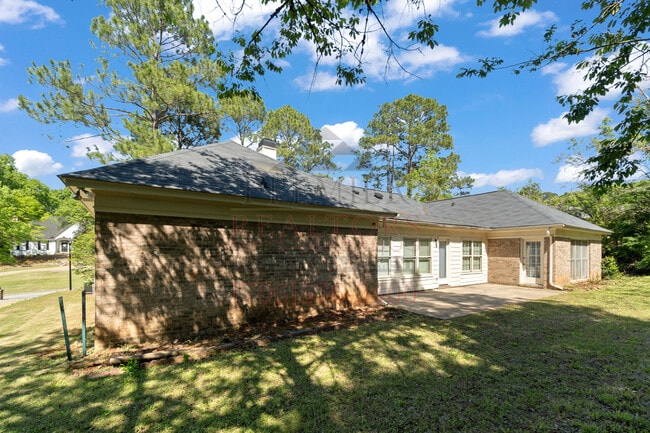 Building Photo - 6157 Bristol Blvd