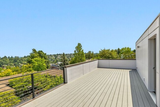 Building Photo - Stunning Ultra-Modern Capitol Hill View Home with Air Conditioning