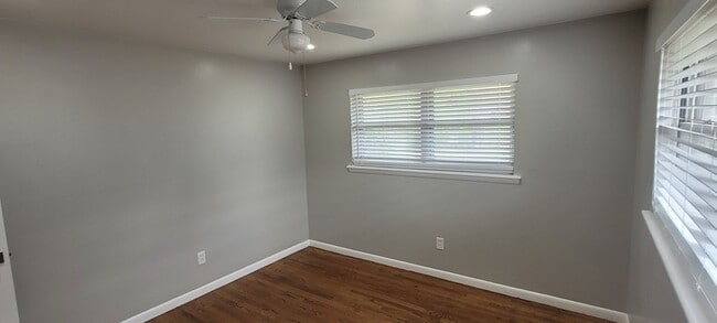 Building Photo - Remodeled 3 bedroom 2 bathroom house with 2 car garage and fenced yard