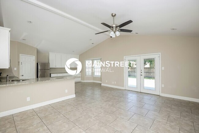 Building Photo - 4 Bedroom Pet-Friendly Home in Rowlett, TX with Main Street Renewal