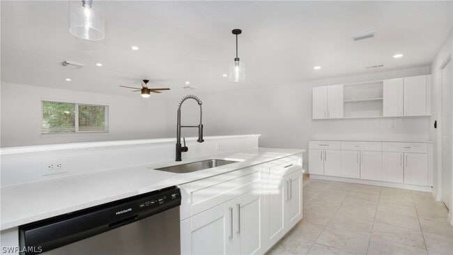 Building Photo - 3148 Apache St