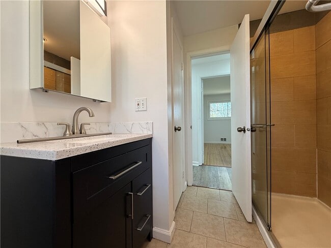 Building Photo - 1656 Jefferson Rd