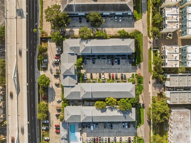 Building Photo - 4821 W McElroy Ave