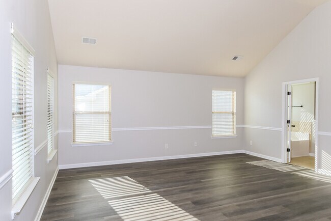 Building Photo - Stunning 5 Bedroom Home in Grovetown, GA
