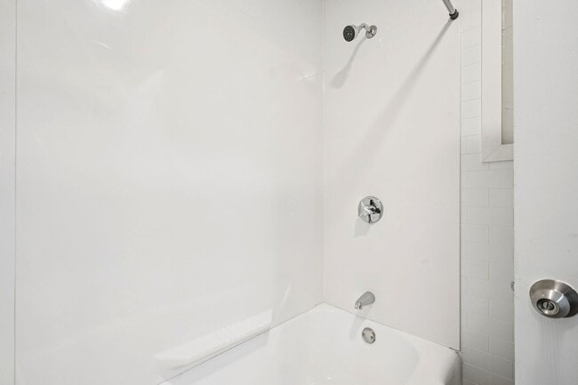 Building Photo - 71 Almont St