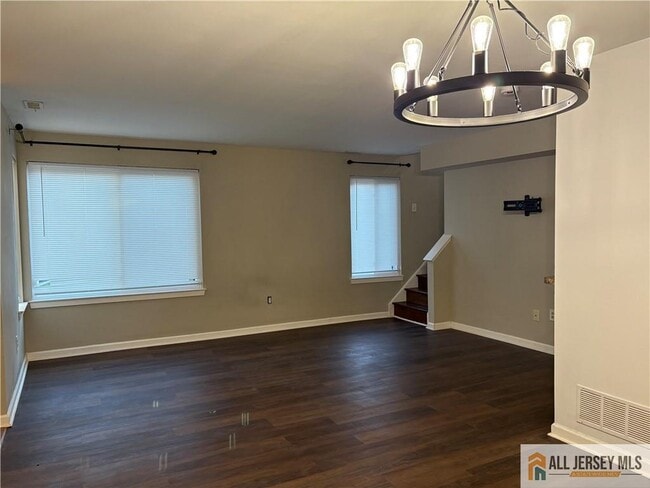 Building Photo - 904 Gregorys Way