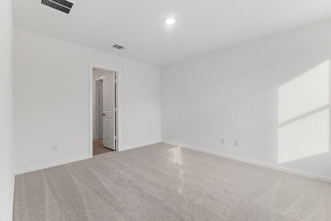 Building Photo - 3415 Rock Ml Dm