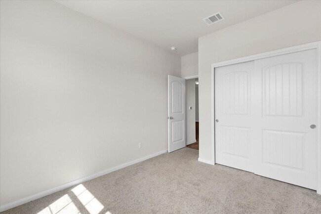 Building Photo - 1033 Ferryman Dr