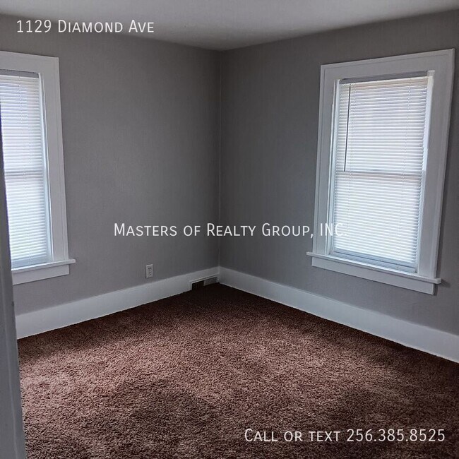 Building Photo - 1129 Diamond Ave