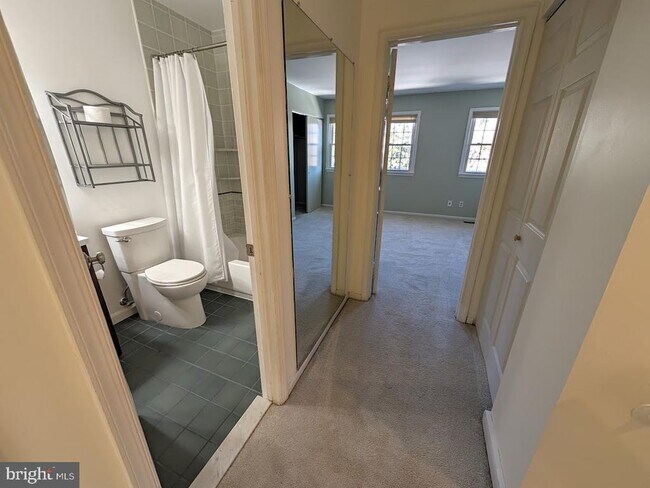 Building Photo - 8241 Clifton Farm Ct
