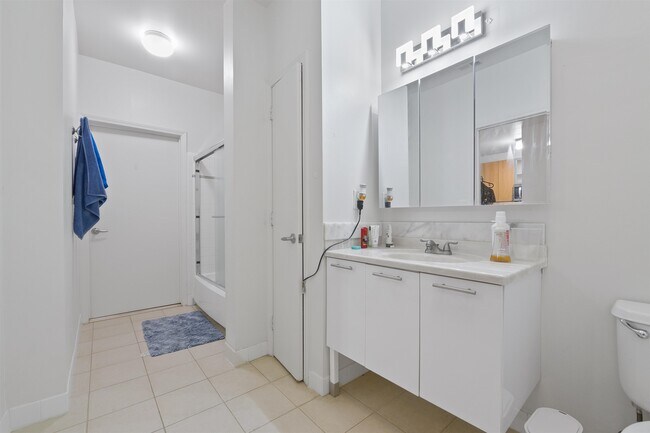 Building Photo - 26 Ave at Port Imperial