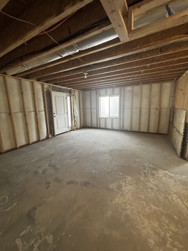 Building Photo - 1373 E Bell Buoy Way