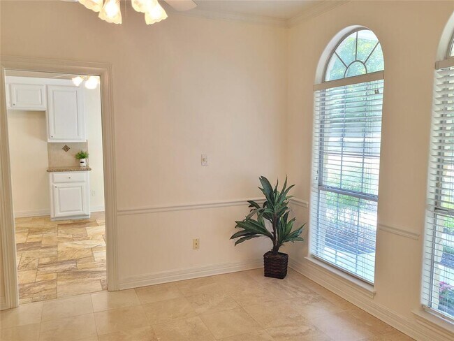 Building Photo - 2626 Blue Lake Dr