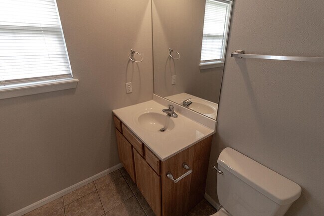 Building Photo - 1633 Citadel Dr