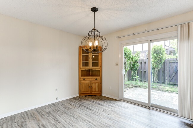 Building Photo - 1830 Ashborough Ct