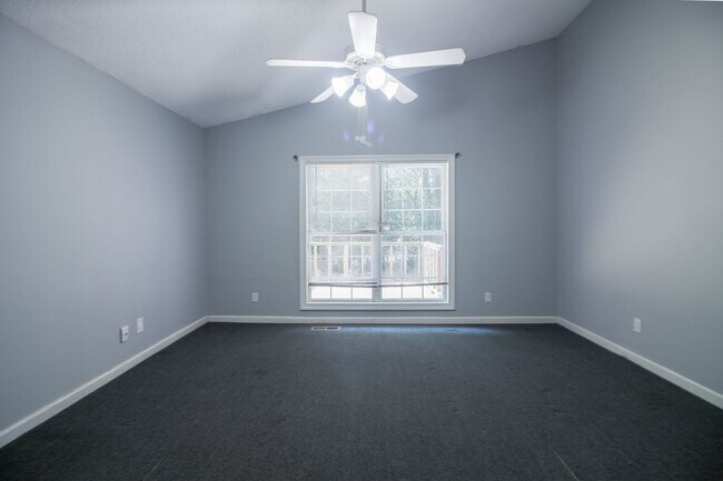 Building Photo - 3646 Walton St
