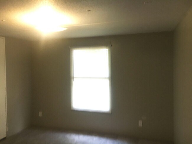 Building Photo - 1623 Rossmore Rd