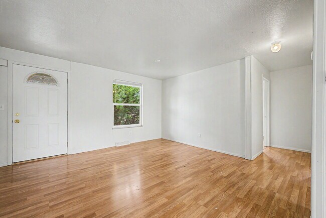 Building Photo - 2519 Danbury Dr