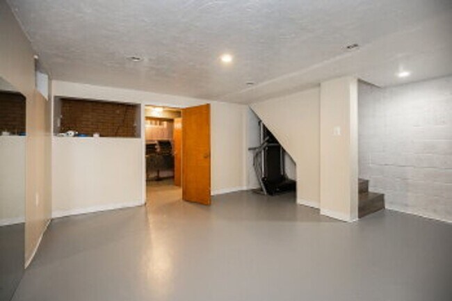 Building Photo - 25141 Treadwell Ave