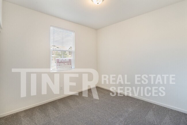 Building Photo - 8409 Stara St