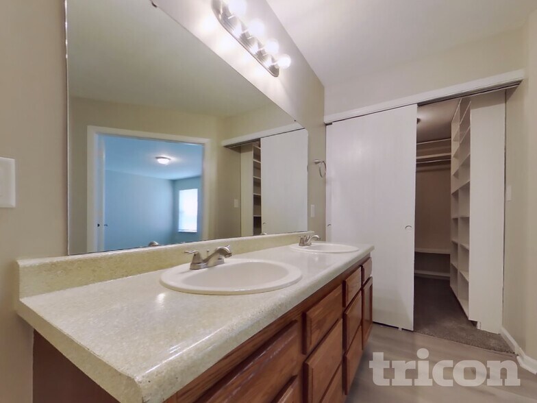 Building Photo - 2207 Goldeneye Cir