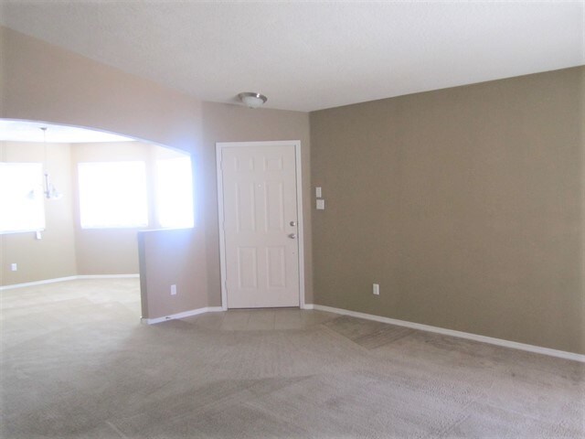 Building Photo - 946 Spring Valley Rd NE