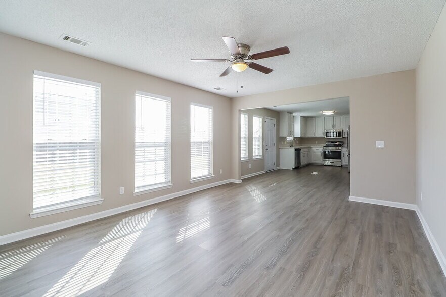 Building Photo - 195 Ridge Pointe Dr