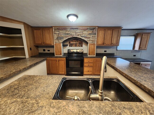 Building Photo - 19598 County Rd 2343